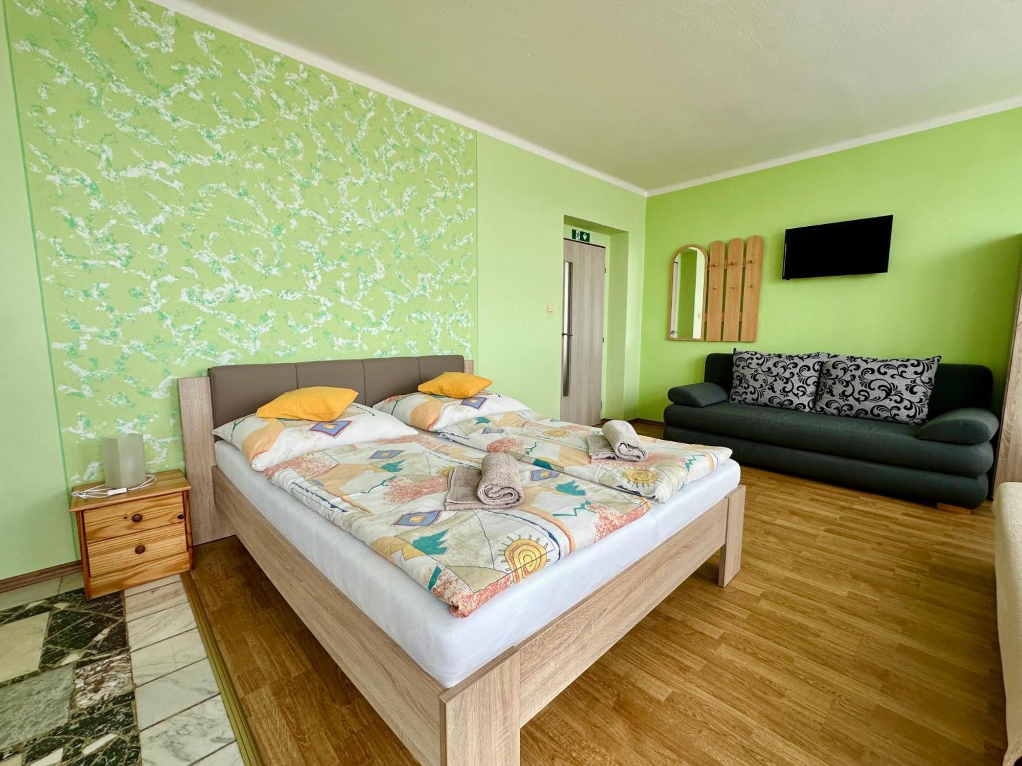 Privat Horec Maly Slavkov ภายนอก รูปภาพ
